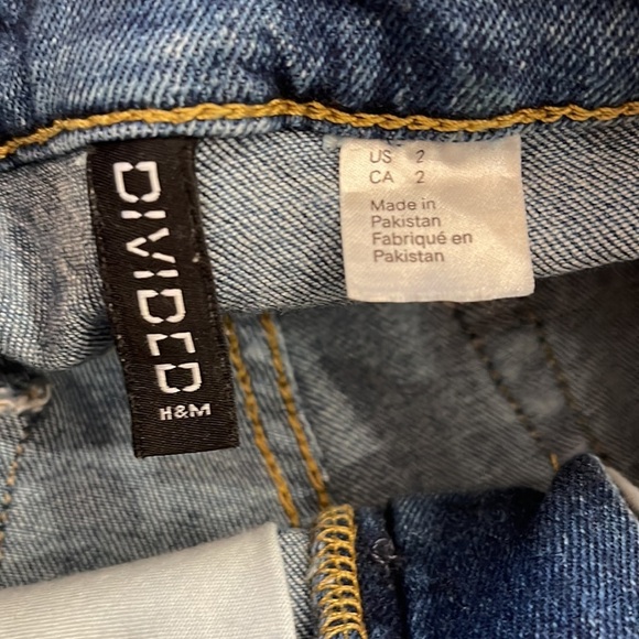 H&M Distressed Shortie Shorts 2 Cutoff High Waist raw hem - Picture 3 of 4